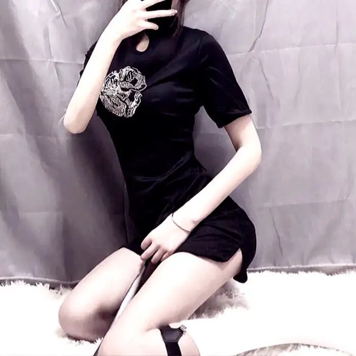 萘娅海报